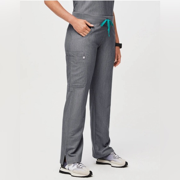 Figs Kade Cargo Scrub Pant Grey Technical Collection Nursing Hospital Women’s XS - Picture 1 of 10